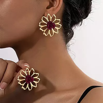 Vintage-Inspired Hollow Flower Stud Earrings