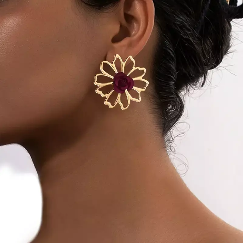 Vintage-Inspired Hollow Flower Stud Earrings