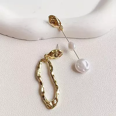 Irregular geometric asymmetrical imitation pearl statement earrings