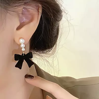 Chic Vintage-Inspired Black Bow & Faux Pearl Dangle Earrings