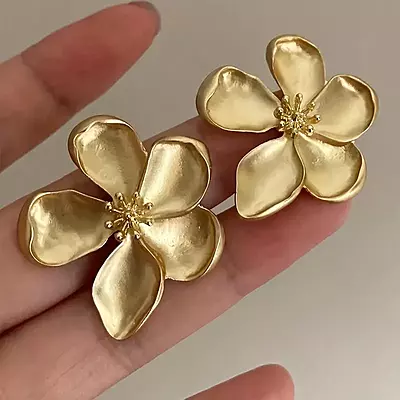 Vintage French-style Golden Flower Earrings