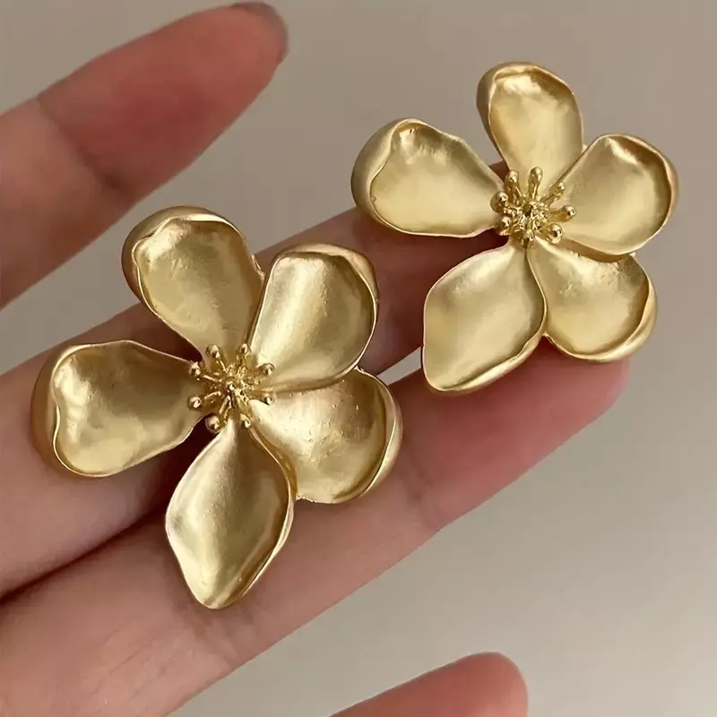 Vintage French-style Golden Flower Earrings