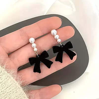 Chic Vintage-Inspired Black Bow & Faux Pearl Dangle Earrings